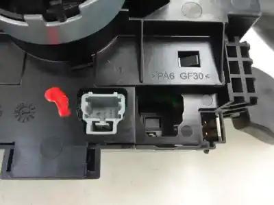Pezzo di ricambio per auto di seconda mano comando multifunzione per citroen c3 picasso 1.4 16v riferimenti oem iam 9664396xt  2009