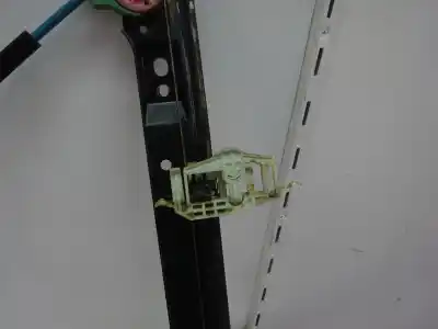 Second-hand car spare part passenger side right window regulator for lancia ypsilon (101) 1.3 jtd 16v oem iam references   2009