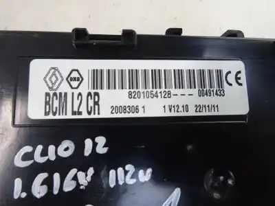 Second-hand car spare part fuse box unit for renault clio iii 1.6 16v oem iam references 8201054128  2012