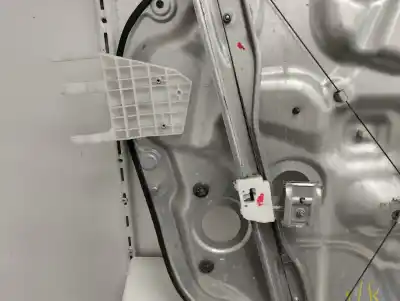 Second-hand car spare part passenger side right window regulator for kia ceed 1.6 cat oem iam references   2009