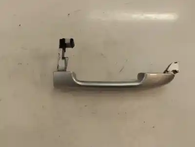 Second-hand car spare part exterior left front door handle for kia ceed (ed) 1.6 crdi 115 oem iam references   2009