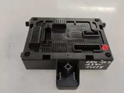 Pezzo di ricambio per auto di seconda mano scatola relè/fusibili per renault clio iii expression riferimenti oem iam 8201054128