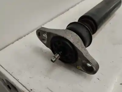 Second-hand car spare part right rear shock absorber for kia carens ( ) drive oem iam references   2015