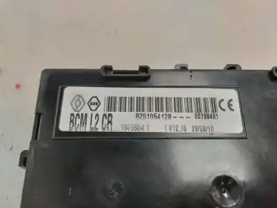 Second-hand car spare part fuse box unit for renault clio iii authentique oem iam references 8201054128  2010