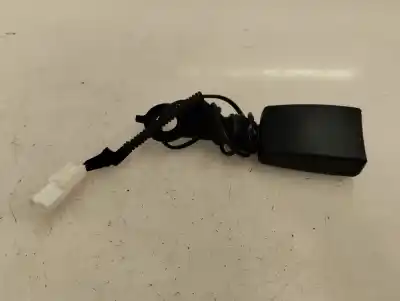 Peça sobressalente para automóvel em segunda mão cinto de segurança traseiro direito por toyota verso active referências oem iam 