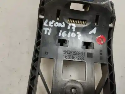 Автозапчасти б/у задняя левая наружная ручка за seat leon (5f1) style ссылки oem iam 5n0839885h  2017 Автозапчасти б/у задняя левая наружная ручка за seat leon (5f1) style ссылки oem iam 5n0839885h  2017