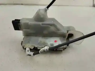 Автозапчастина б/у замок передніх дверей лівий для opel mokka 1.2 gs line [1.2 ltr. - 96 kw] посилання на oem iam 305596  2021