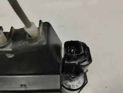 Second-hand car spare part rear left door lock for ssangyong rodius 2.7 turbodiesel cat oem iam references   2016