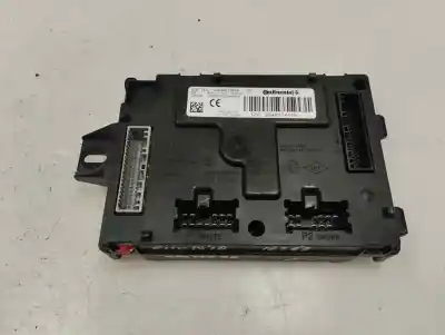 Pièce détachée automobile d'occasion BOÎTES À FUSIBLES pour RENAULT CLIO IV  Références OEM IAM 284B10447R  2018