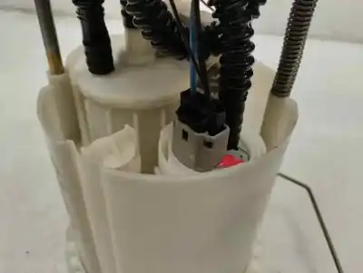 Peça sobressalente para automóvel em segunda mão bomba de combustivel por citroen c2 c2 referências oem iam 9645187980  2004