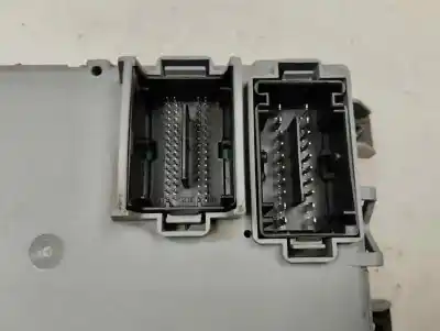 Peça sobressalente para automóvel em segunda mão caixa de fusíveis e relés por ford ka (ccu) 1.3 jtd multijet referências oem iam 00517935210  2008