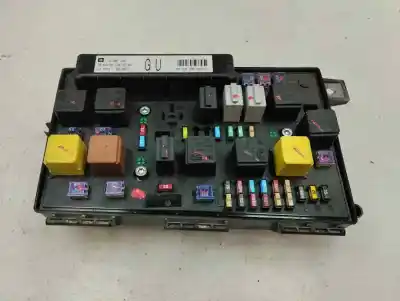 Second-hand car spare part fuse box unit for opel zafira b zafira b oem iam references 13206748