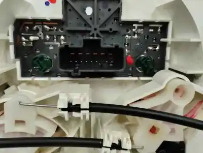 Peça sobressalente para automóvel em segunda mão comando de sofagem (chauffage / ar condicionado)  por nissan note (e12) 1.2 referências oem iam 275133vu9e  2014