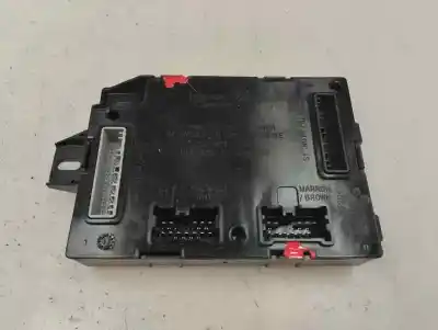 Pezzo di ricambio per auto di seconda mano SCATOLA RELÈ/FUSIBILI per RENAULT CAPTUR  Riferimenti OEM IAM 284B14580R  2015