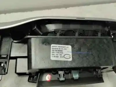 Автозапчастина б/у аераційна решіта для renault captur ii 1.0 lpg 137 cv evolution посилання на oem iam 687600568r  2024