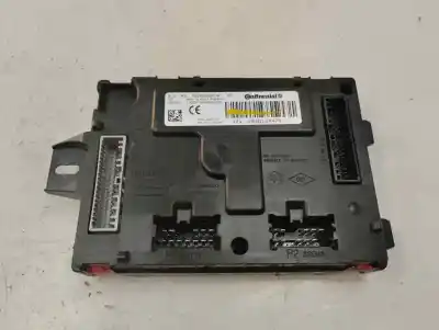 Peça sobressalente para automóvel em segunda mão CAIXA DE FUSÍVEIS E RELÉS por DACIA SANDERO Stepway Referências OEM IAM 284B10447R  