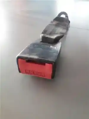 Peça sobressalente para automóvel em segunda mão CHICOTE / ENCAIXE CINTO SEGURANÇA TRASEIRO CENTRAL por PEUGEOT 206  Referências OEM IAM   