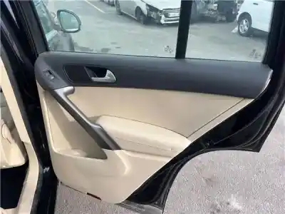 Автозапчастина б/у обликка задніх правіх дверей для volkswagen tiguan (5n_) 2.0 tdi 4motion посилання на oem iam 