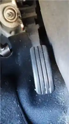 Second-hand car spare part accelerator pedal for renault fluence (l3_) 1.5 dci (l30a) oem iam references 