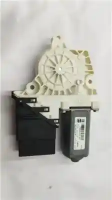 Автозапчастина б/у двиг скла задне ліво для SEAT LEON (1P1) 1.6 TDI Посилання на OEM IAM 1K0959703N  