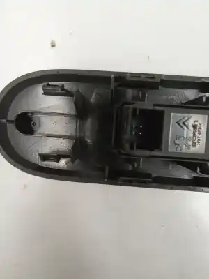 Pièce détachée automobile d'occasion commande de lève vitre avant droit pour peugeot 3008 monospace (0u_) 2.0 hdi hybrid4 (0urhca) références oem iam 96650618zd  