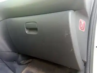 Pezzo di ricambio per auto di seconda mano scatola di guanti per peugeot 5008 ii (mc_, mj_, mr_, m4_) 1.6 bluehdi 115 (mcbhxh, mcbhxw) riferimenti oem iam 8218yr
