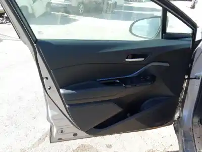 Pièce détachée automobile d'occasion LÉVE GLACE AVANT GAUCHE pour TOYOTA C-HR (_X1_) 1.8 HYBRID (ZYX10_, ZYX11_) Références OEM IAM 69820F4010  