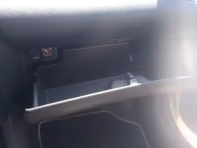 Peça sobressalente para automóvel em segunda mão porta luvas por citroen c1 1.0 referências oem iam   