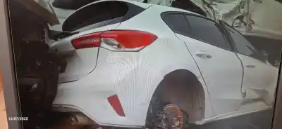 Pièce détachée automobile d'occasion MOTEUR COMPLET pour FORD FOCUS TURNIER  Références OEM IAM YZDA  