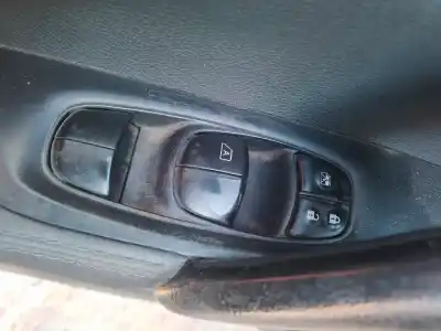 Second-hand car spare part left front power window switch for nissan qashqai (j11) 1.3 16v cat oem iam references 
