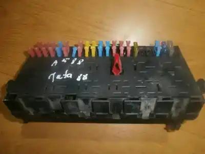 Tweedehands auto-onderdeel RELAIS/ZEKERINGENKASTJE voor VOLKSWAGEN JETTA, MK2 1984.01 - 1992.07  OEM IAM-referenties 171941813D  