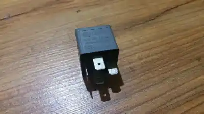 Peça sobressalente para automóvel em segunda mão Relé Para Automóvel por VOLKSWAGEN PASSAT 1.6 G Referências OEM IAM 8D0951253A  V23134-B52-X301, 373