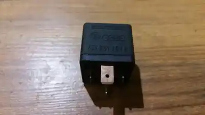 Pezzo di ricambio per auto di seconda mano Relè per AUDI A6, C5 1997.01 - 2001.08 1.8 85KW 1997.05 - 2005.01 Riferimenti OEM IAM 0332014156  431951253H