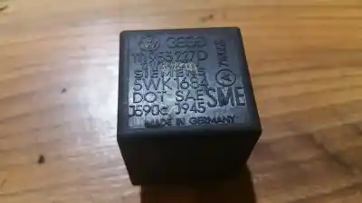 Pezzo di ricambio per auto di seconda mano Relè per VOLKSWAGEN GOLF III (1H1) 1.6 Riferimenti OEM IAM 11953227D  5WK1684, J590C, J945, 21