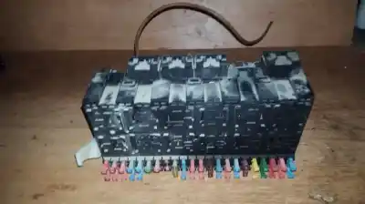 Peça sobressalente para automóvel em segunda mão Caixa De Fusíveis E Relés por VOLKSWAGEN PASSAT VARIANT (315) 1.8 Referências OEM IAM   