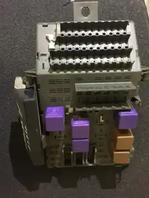 Second-hand car spare part fuse box unit for renault laguna (b56) 2.2 diesel oem iam references 7700844813  