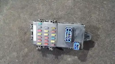 Peça sobressalente para automóvel em segunda mão Caixa De Fusíveis E Relés por KIA CARNIVAL 2.9 Turbodiesel CAT Referências OEM IAM 806066  