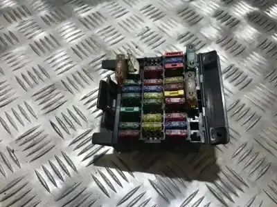 Peça sobressalente para automóvel em segunda mão CAIXA DE FUSÍVEIS E RELÉS por OPEL OMEGA B  Referências OEM IAM 90505470  