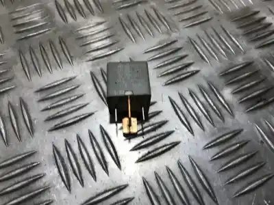 Peça sobressalente para automóvel em segunda mão  por AUDI 80 B4 AVANT (8C5)  Referências OEM IAM 191937503  22204007