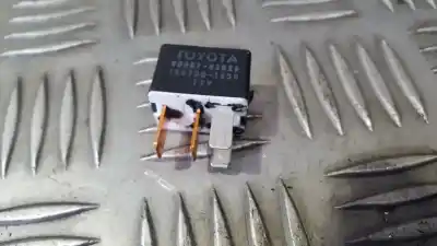 Peça sobressalente para automóvel em segunda mão  por TOYOTA COROLLA (_E12_)  Referências OEM IAM 9098702020  90987-02020, 156700-1930, 1567001930