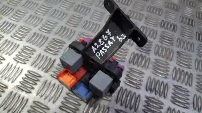 Pezzo di ricambio per auto di seconda mano  per VOLKSWAGEN PASSAT VARIANT (3B6)  Riferimenti OEM IAM 4B2937503  