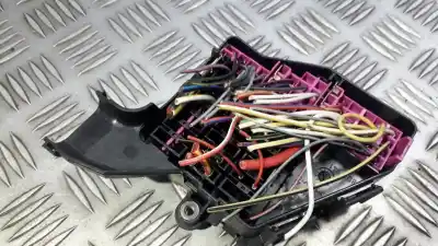Pezzo di ricambio per auto di seconda mano scatola relè/fusibili per audi a6 avant (4b5) 1.9 tdi riferimenti oem iam   