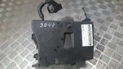 Peça sobressalente para automóvel em segunda mão Caixa De Fusíveis E Relés por TOYOTA AURIS 2.2 D-CAT Referências OEM IAM 7233R0A2  