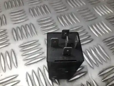 Pezzo di ricambio per auto di seconda mano relè per audi 100 avant (c4) 2.4 diesel riferimenti oem iam 4a0907413  
