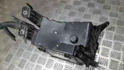 Pièce détachée automobile d'occasion boîtes à fusibles pour toyota rav 4 (a3) 2.2 turbodiesel cat références oem iam 8266242190  82662-42190