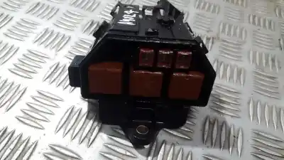 Second-hand car spare part fuse box unit for toyota rav 4 (a2) 2.0 d-4d executive 4x4 (2003->) oem iam references   