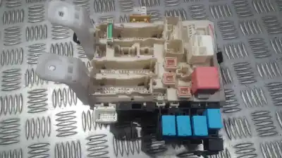 İkinci el araba yedek parçası Röle/sigorta Kutusu için TOYOTA RAV 4 (A3) 2.2 Turbodiesel CAT OEM IAM referansları 8273042011  82730-42011, 8G10-1552