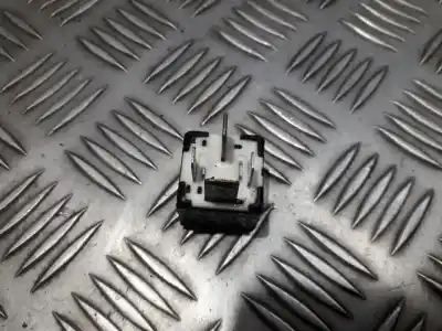 Piesă de schimb auto la mâna a doua panou tablou sigurante pentru audi a4 avant (b5) 1.9 tdi referințe oem iam 443951253j  899511000