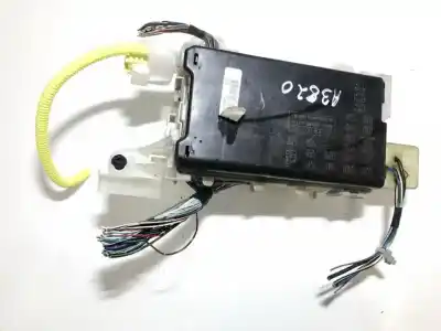 Second-hand car spare part fuse box unit for toyota corolla (e12) 2.0 d-4d sol berlina oem iam references 042j11  0524