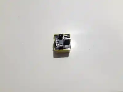 Pezzo di ricambio per auto di seconda mano relè per opel meriva b 1.7 16v cdti riferimenti oem iam 90226846  v23134-j52-x369